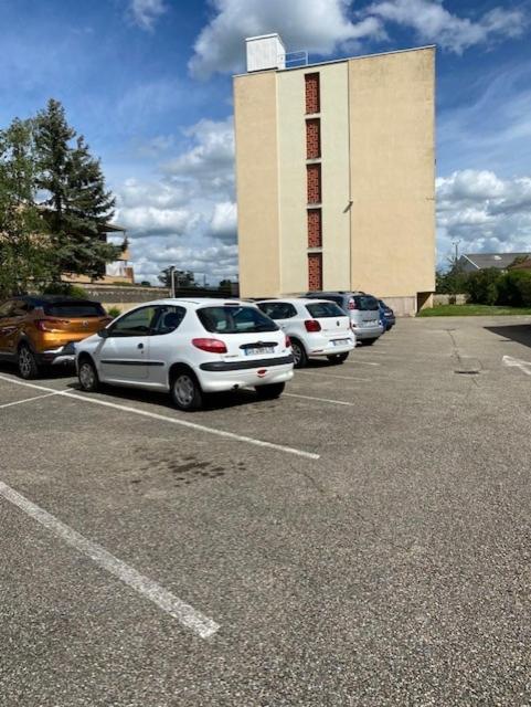 Spacieux - Proche-gare - Parking *
